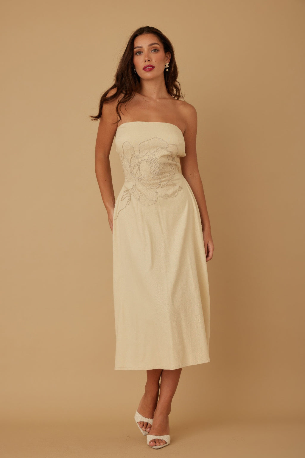 Floral Appliqu?? Strapless Midi Dress -