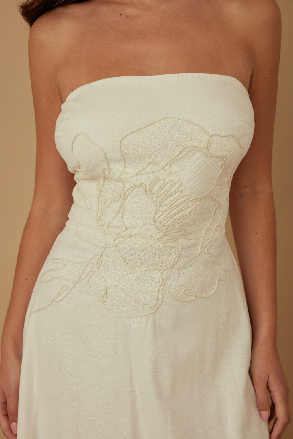 Floral Appliqu?? Strapless Midi Dress -
