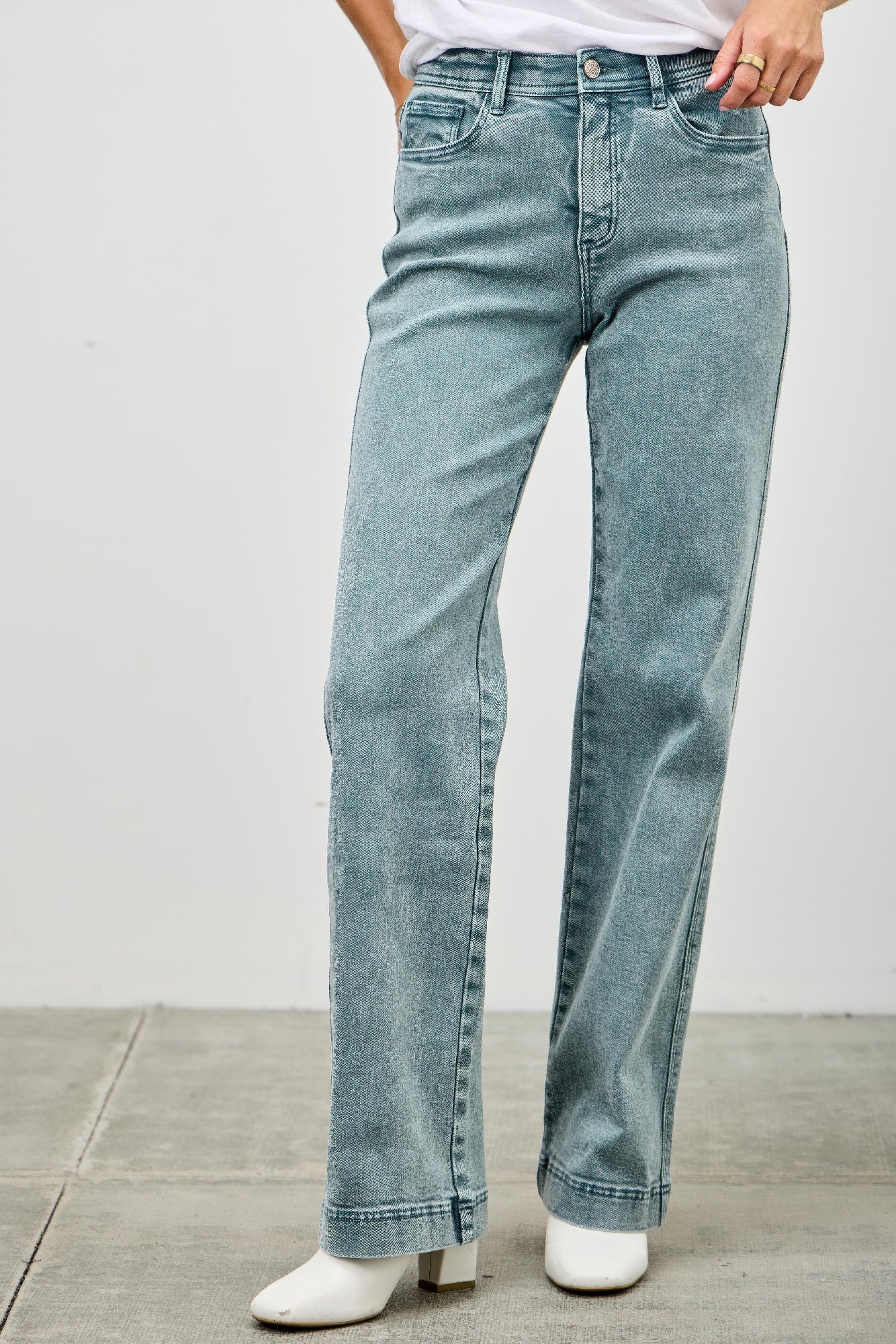 High Rise Faded Straight Leg Jeans -