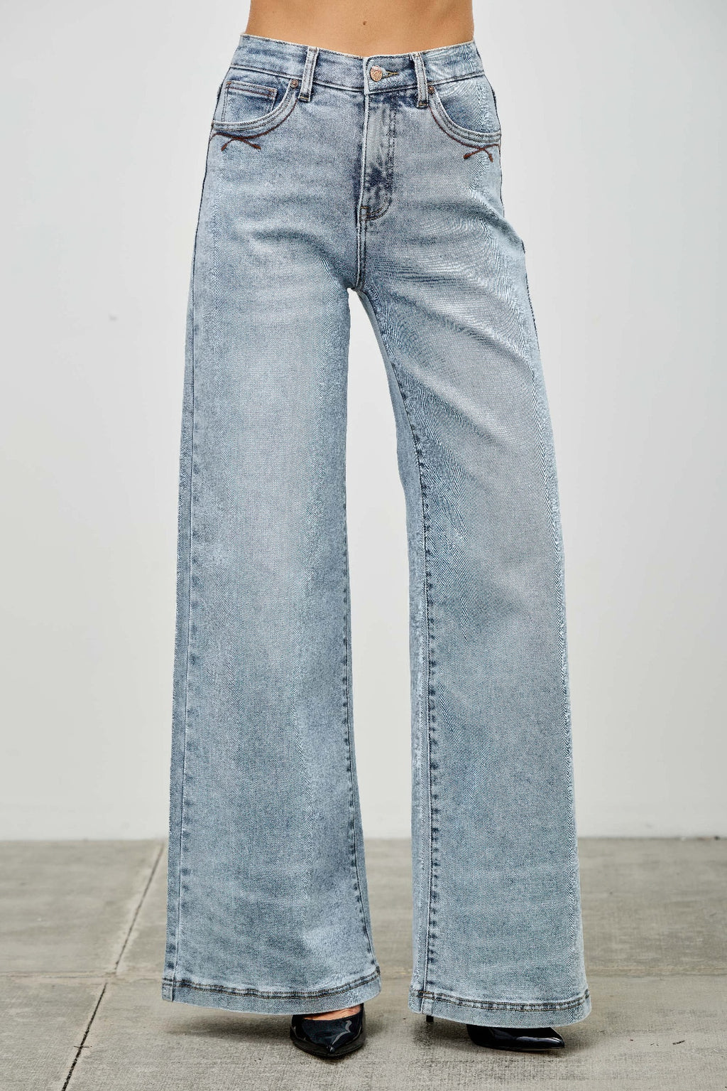 High Rise Classic Wide-Leg Jeans -