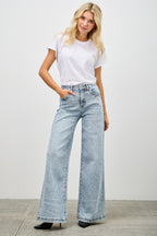 High Rise Classic Wide-Leg Jeans -