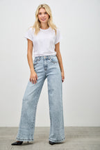 High Rise Classic Wide-Leg Jeans -