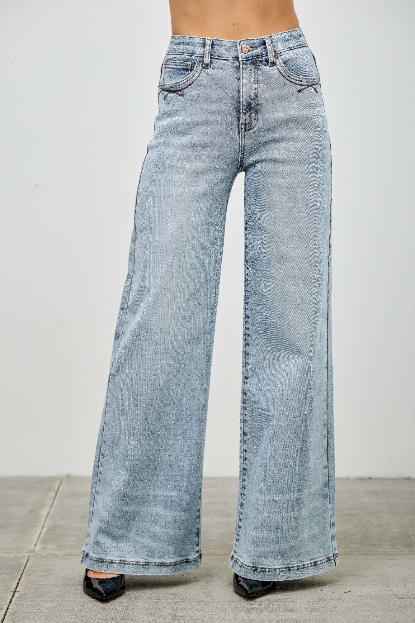 High Rise Classic Wide-Leg Jeans -