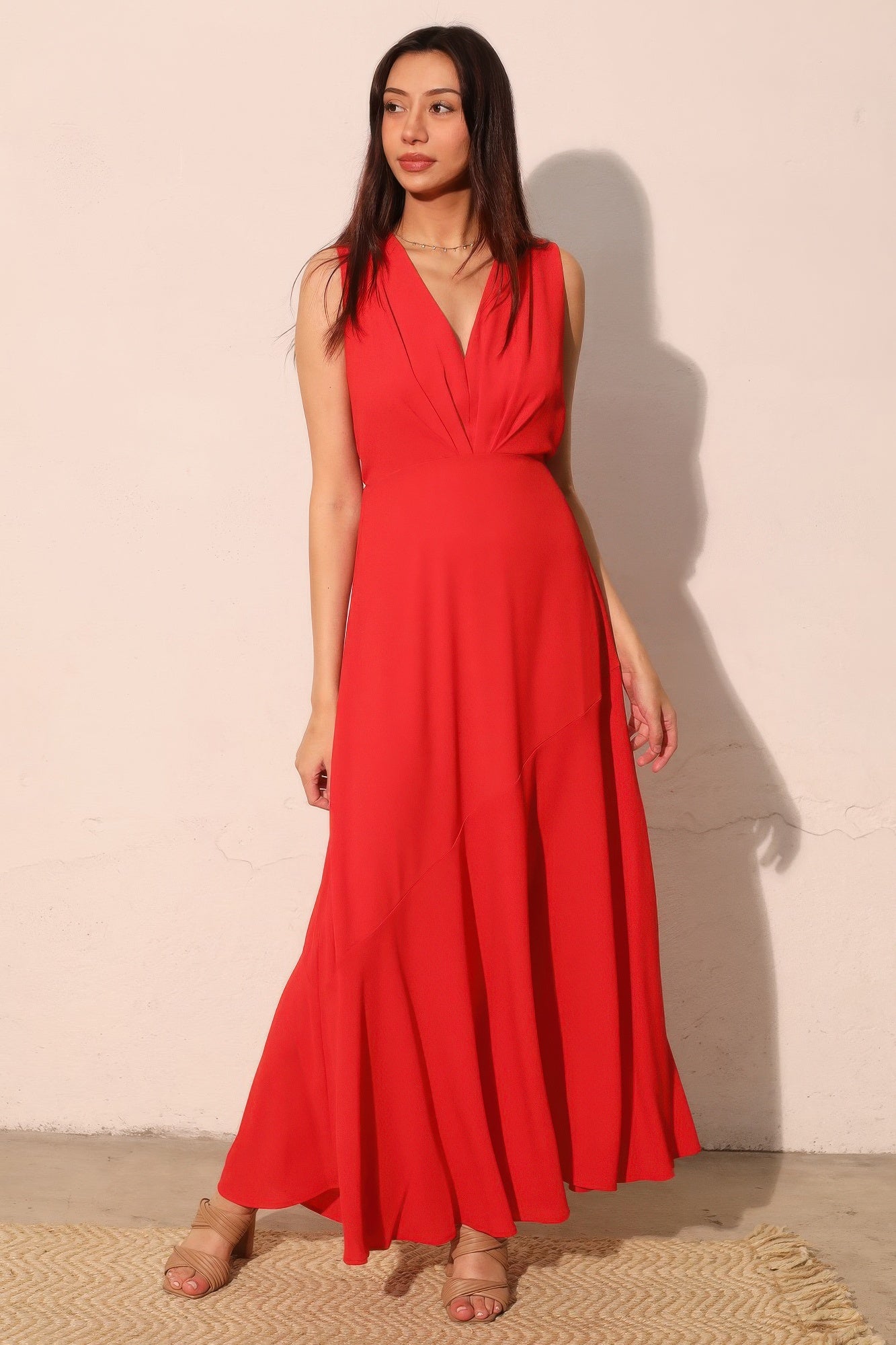 V Neck Textured Slit Maxi Dress - True red Main image