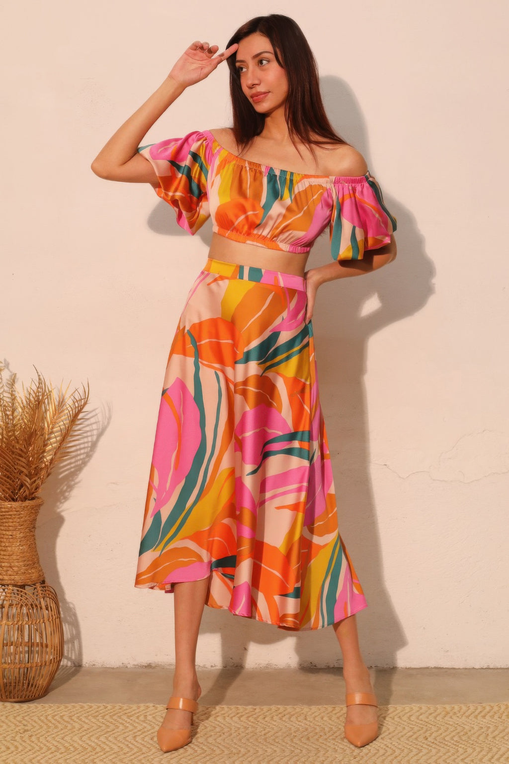 Bubble Sleeve Isla Tropical Crop Top -