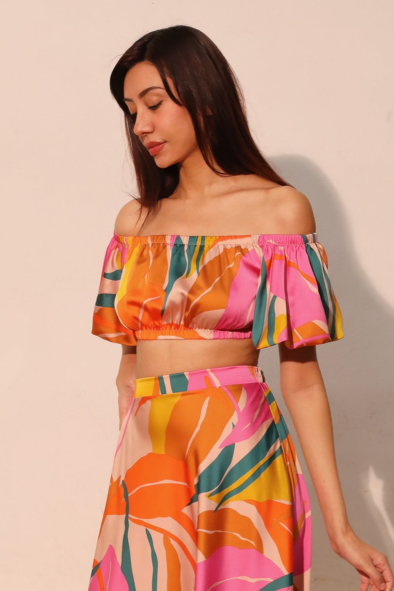 Bubble Sleeve Isla Tropical Crop Top -