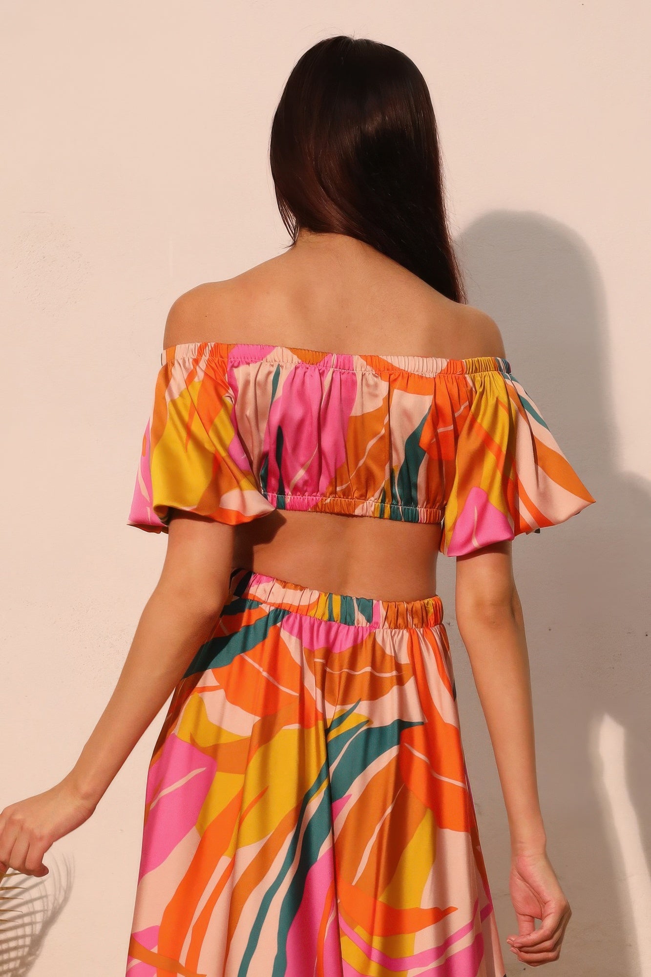 Bubble Sleeve Isla Tropical Crop Top -