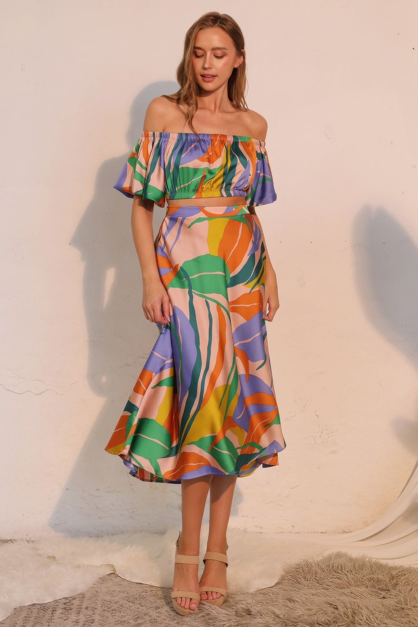 Bubble Sleeve Isla Tropical Crop Top -