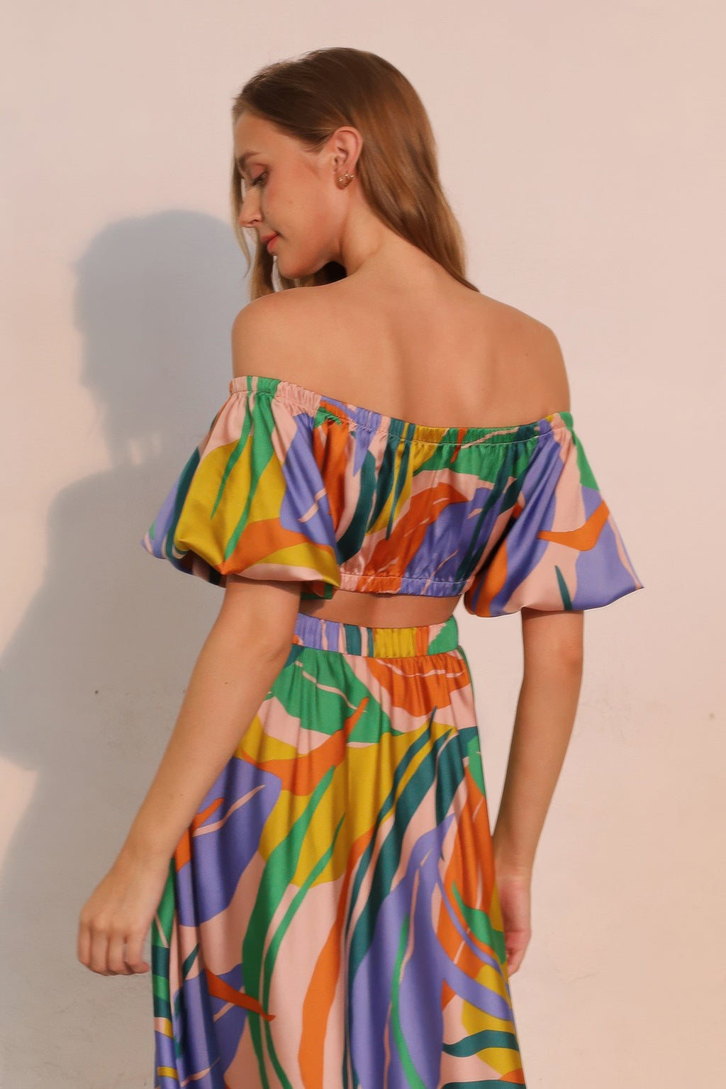 Bubble Sleeve Isla Tropical Crop Top -