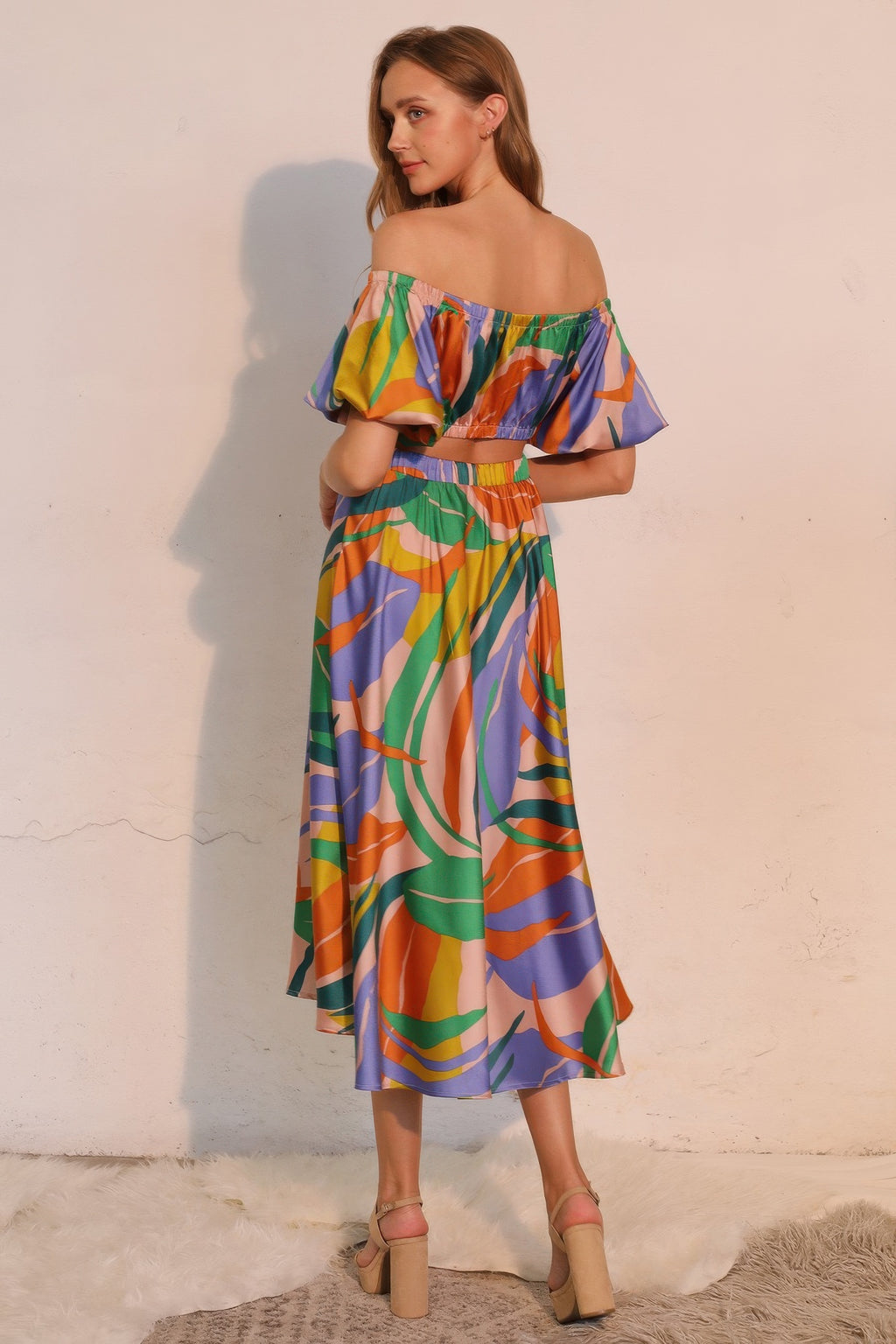 Bubble Sleeve Isla Tropical Crop Top -
