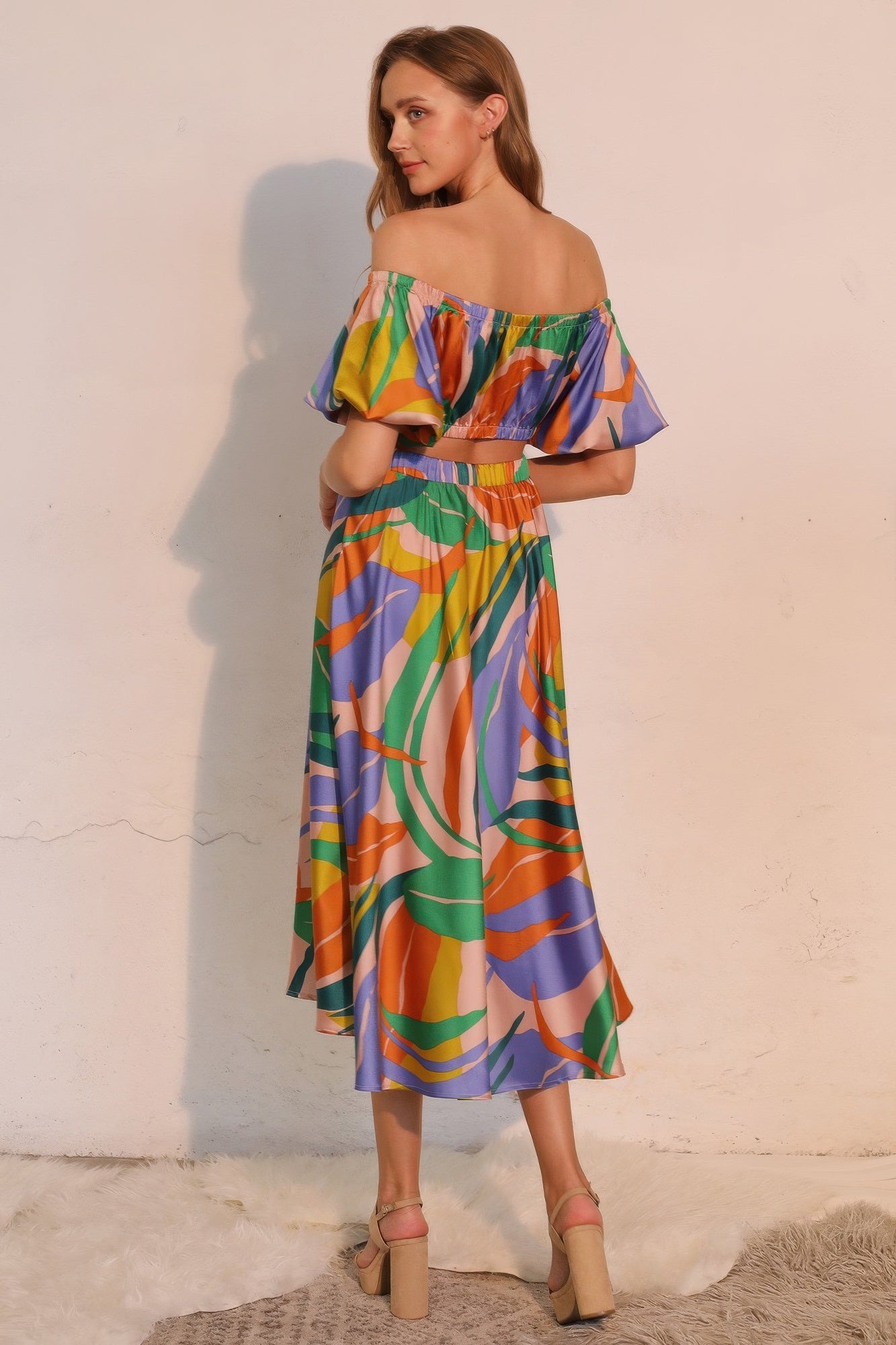 Bubble Sleeve Isla Tropical Crop Top -