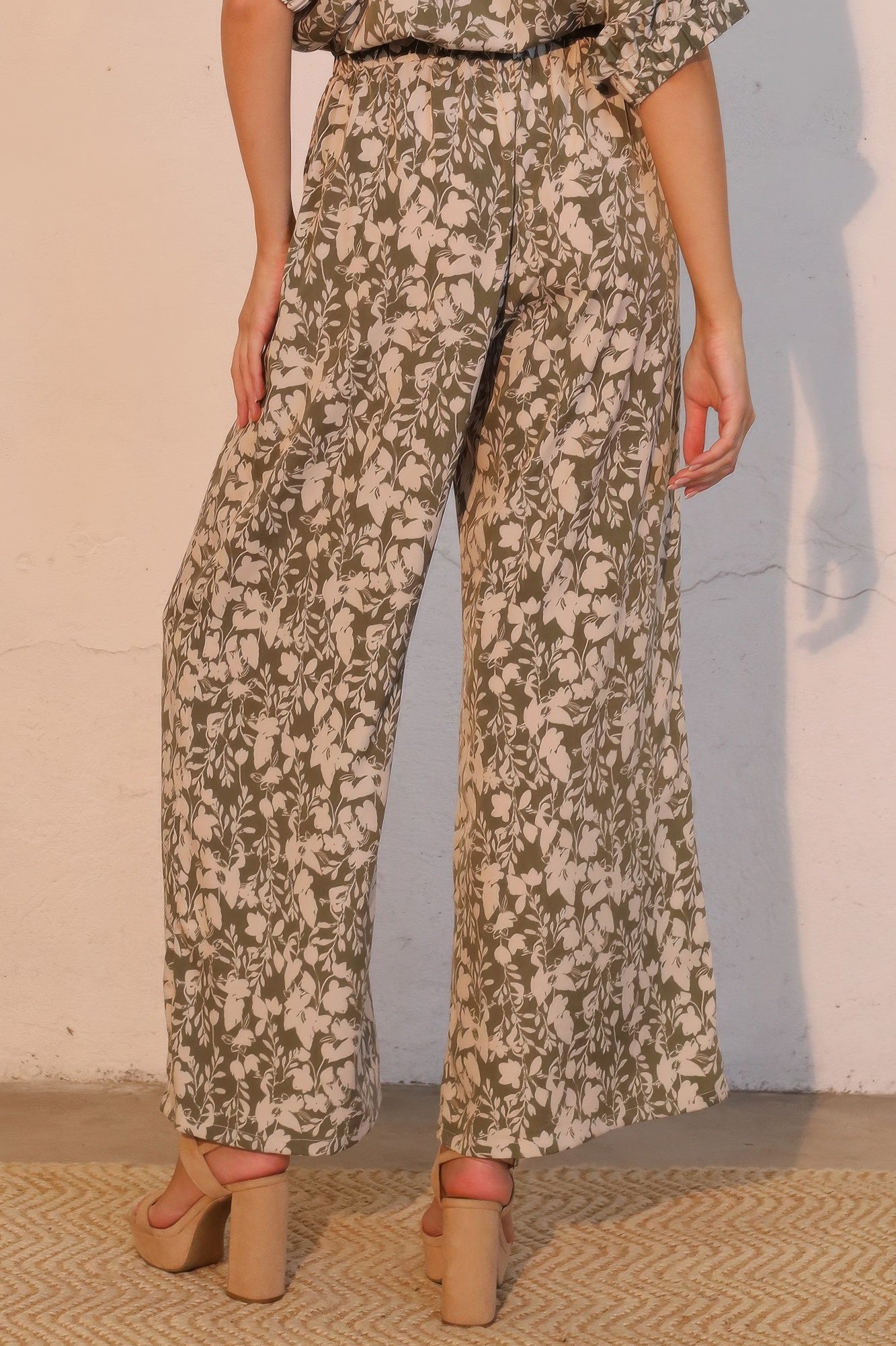 Wide-Leg Pocket Olive Vine Pants -