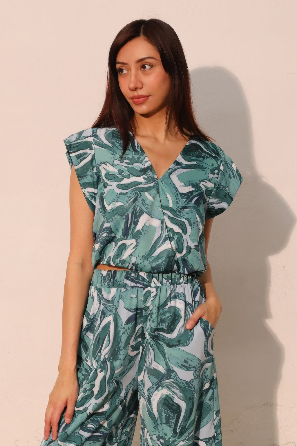 Cuffed Sleeve Crop Chasing Petals Blouse - L