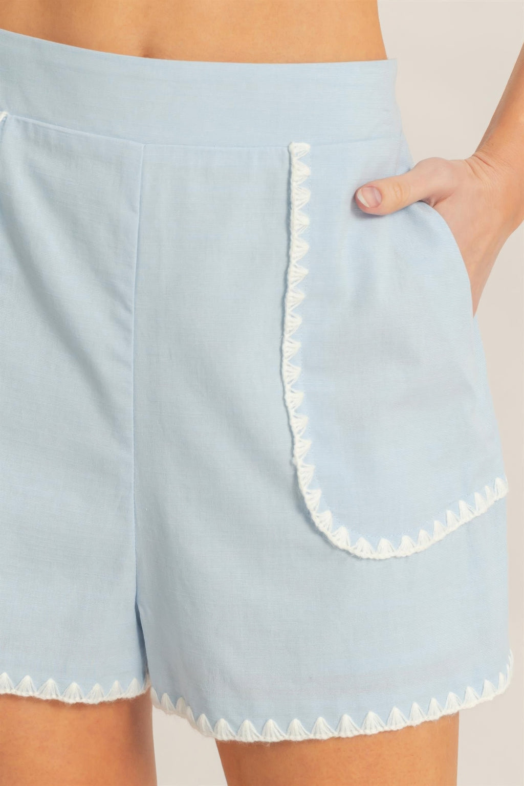 Scallop Trim Pocket Shorts -