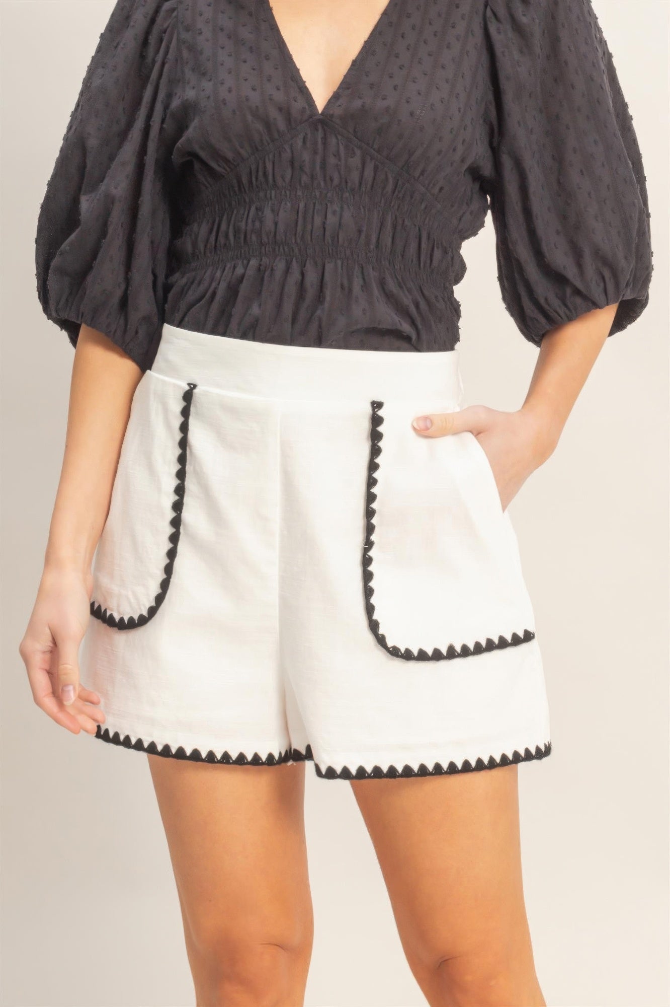 Scallop Trim Pocket Shorts -
