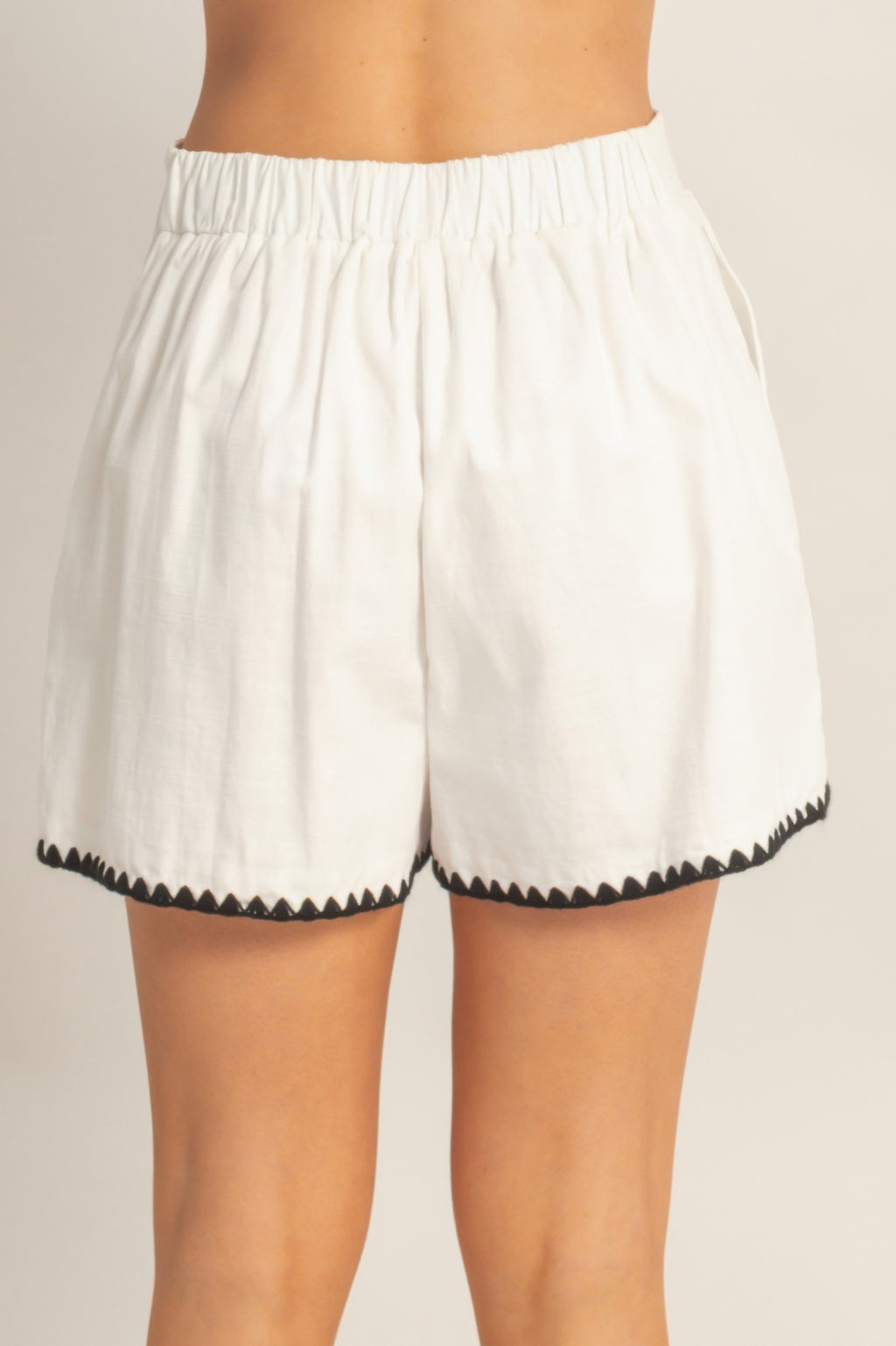 Scallop Trim Pocket Shorts -