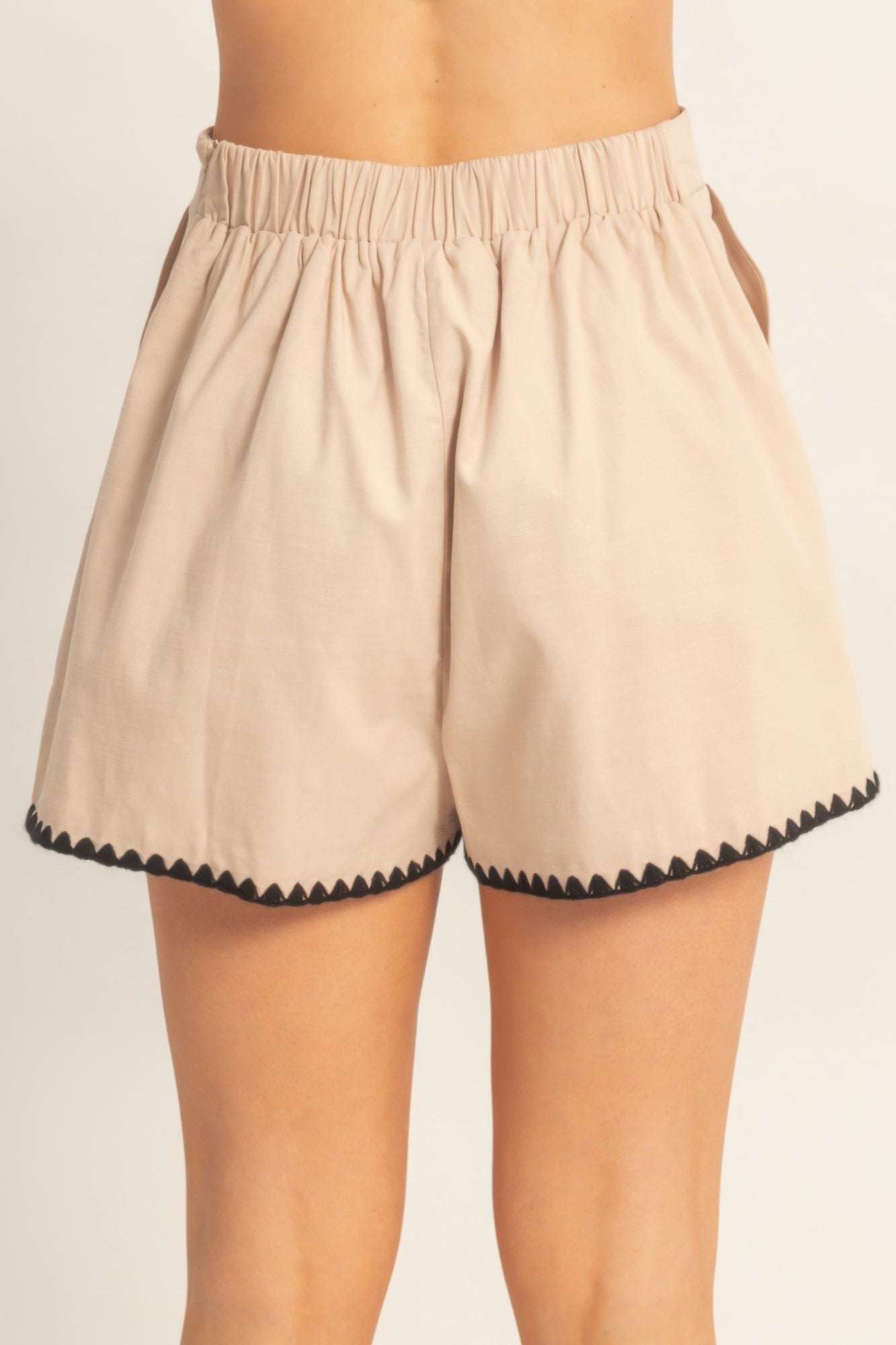 Scallop Trim Pocket Shorts -