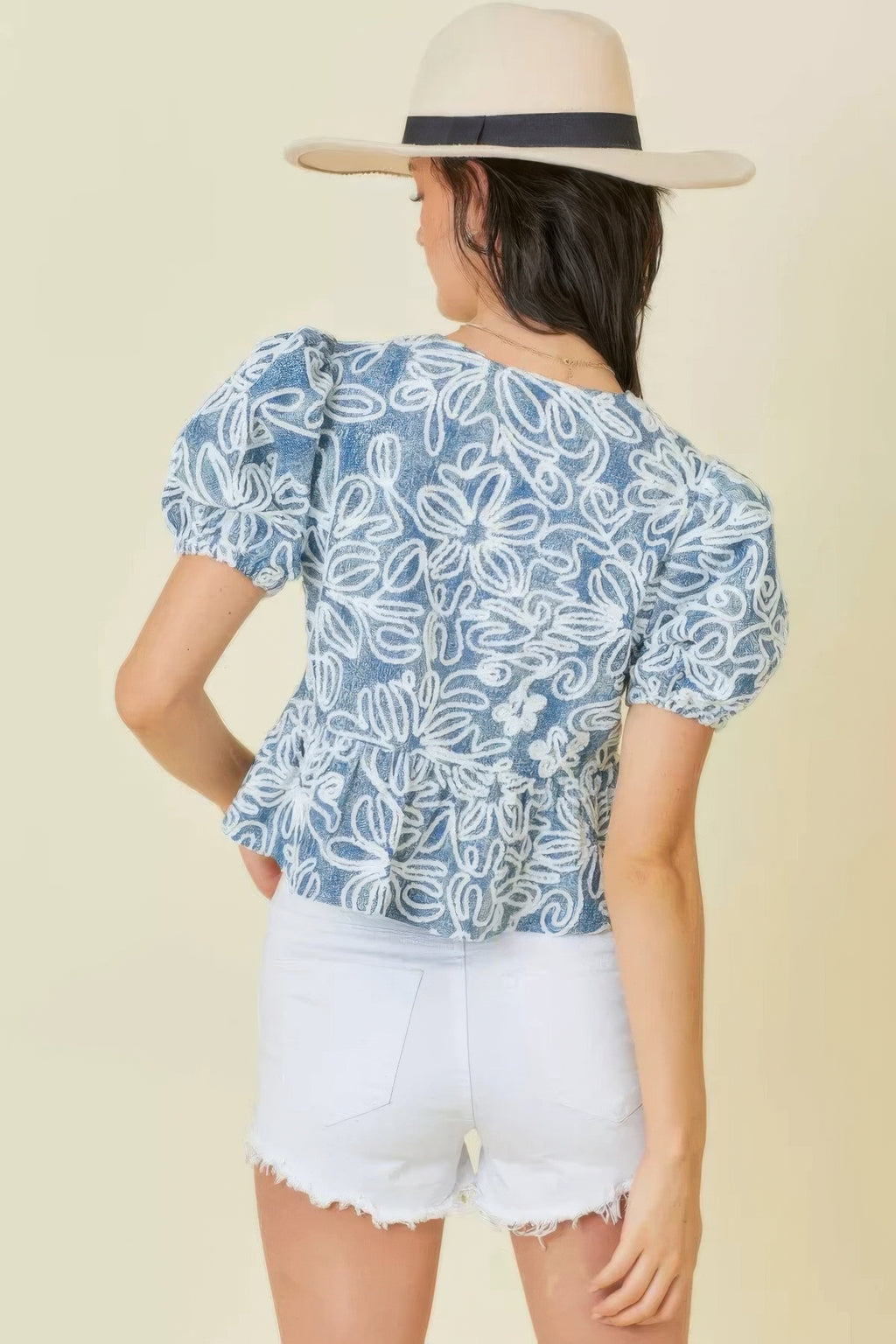 Embroidered Front Closure Cropped Blouse -